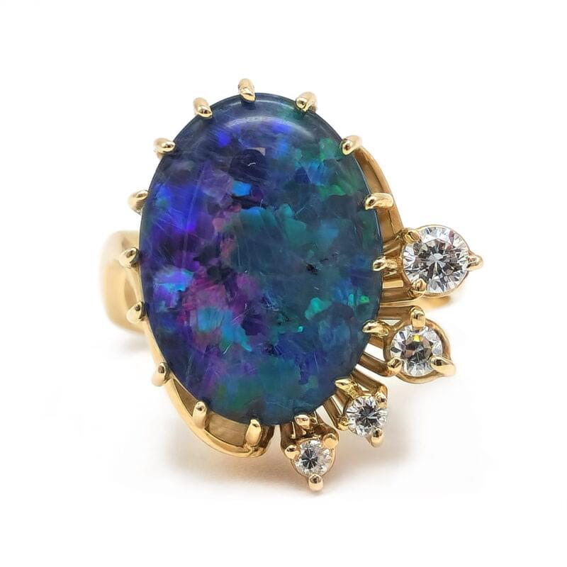 Ring aus Gelbgold mit Opal Doublette und Diamant 2 Ring aus Gelbgold mit Opal Doublette und Diamant