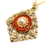 Mondäner Vintage Anhänger mit Karneol