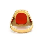 Opulenter Herrenring mit Karneol