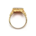 Opulenter Herrenring mit Karneol