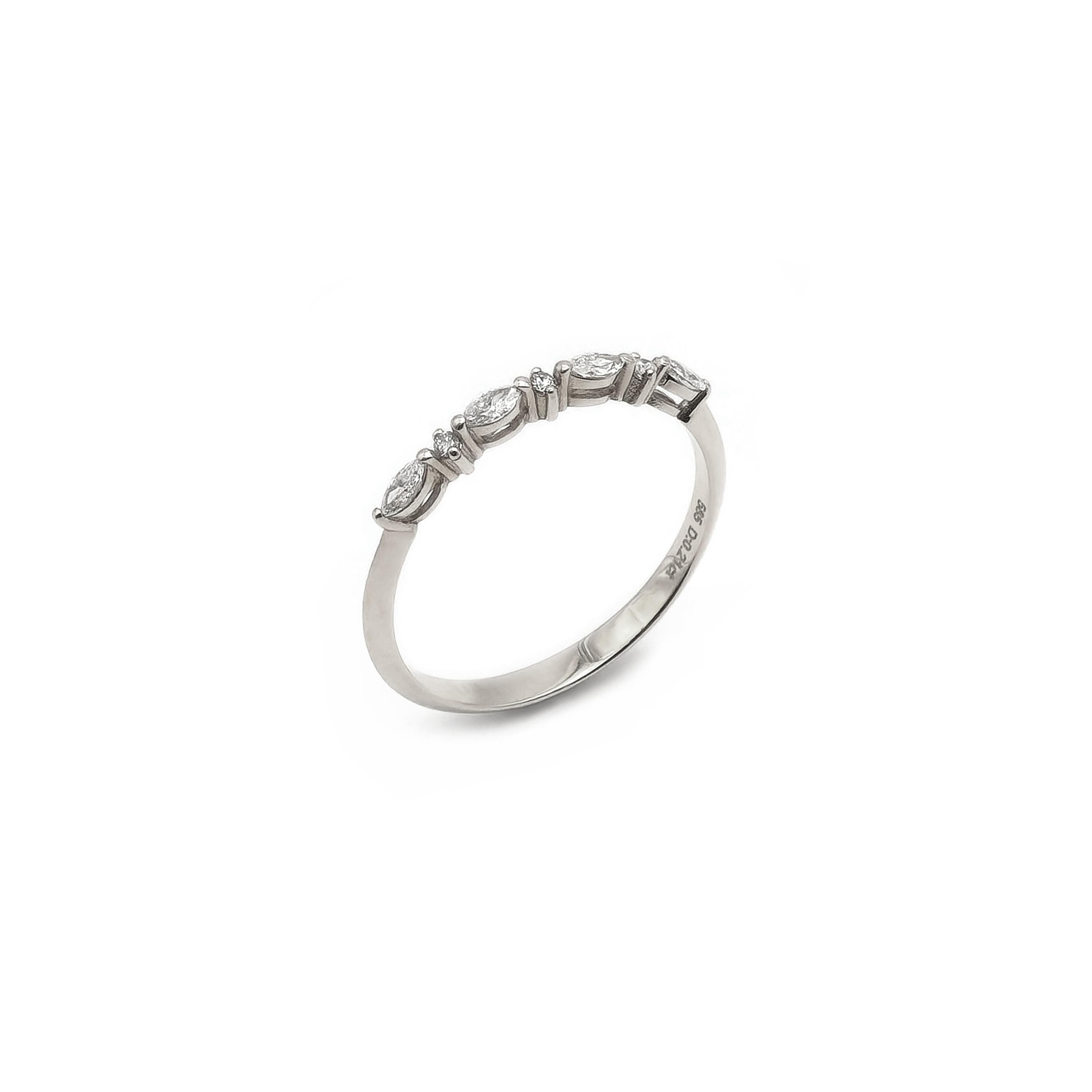 Memoire Ring Weissgold 0,21 Karat 7 Memoire Ring Weissgold