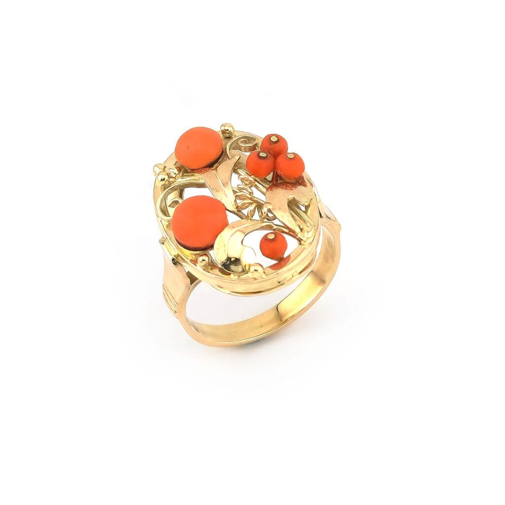 Extravaganter Designer Ring mit Koralle 585er