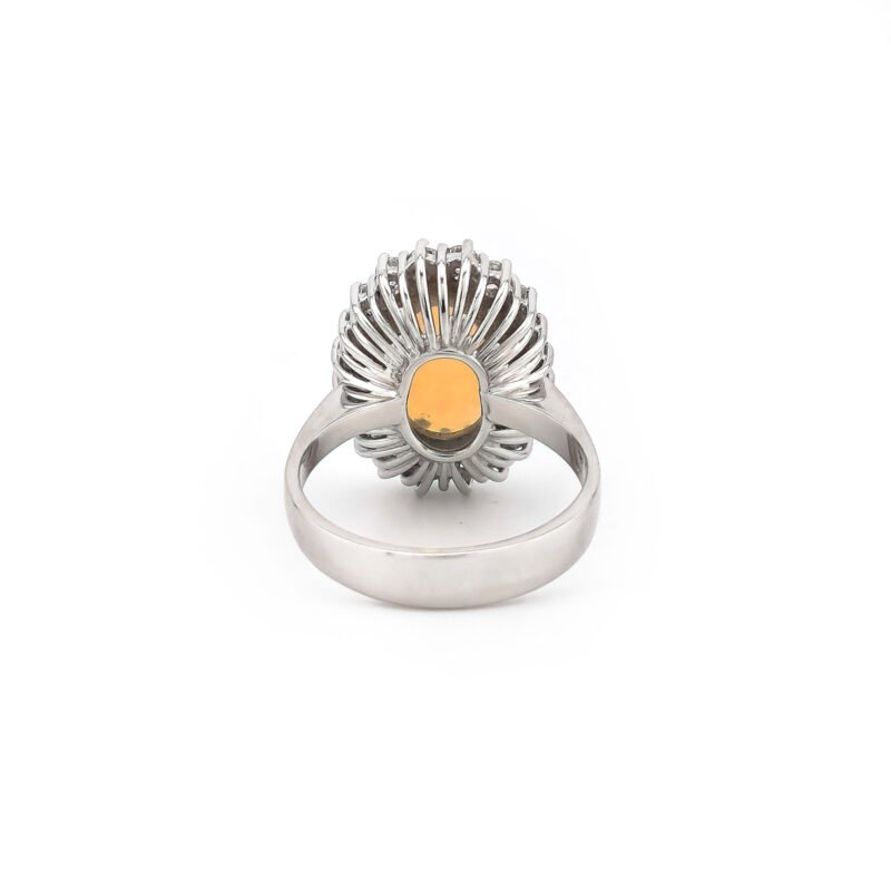 Edler Cocktailring mit Opal und Diamanten 750er