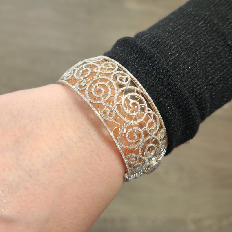 Luxuriöser Diamantreif aus 585er Weiss-/Rosegold