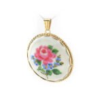 Gelbgoldanhänger mit Porzellan-Einlage handbemalt