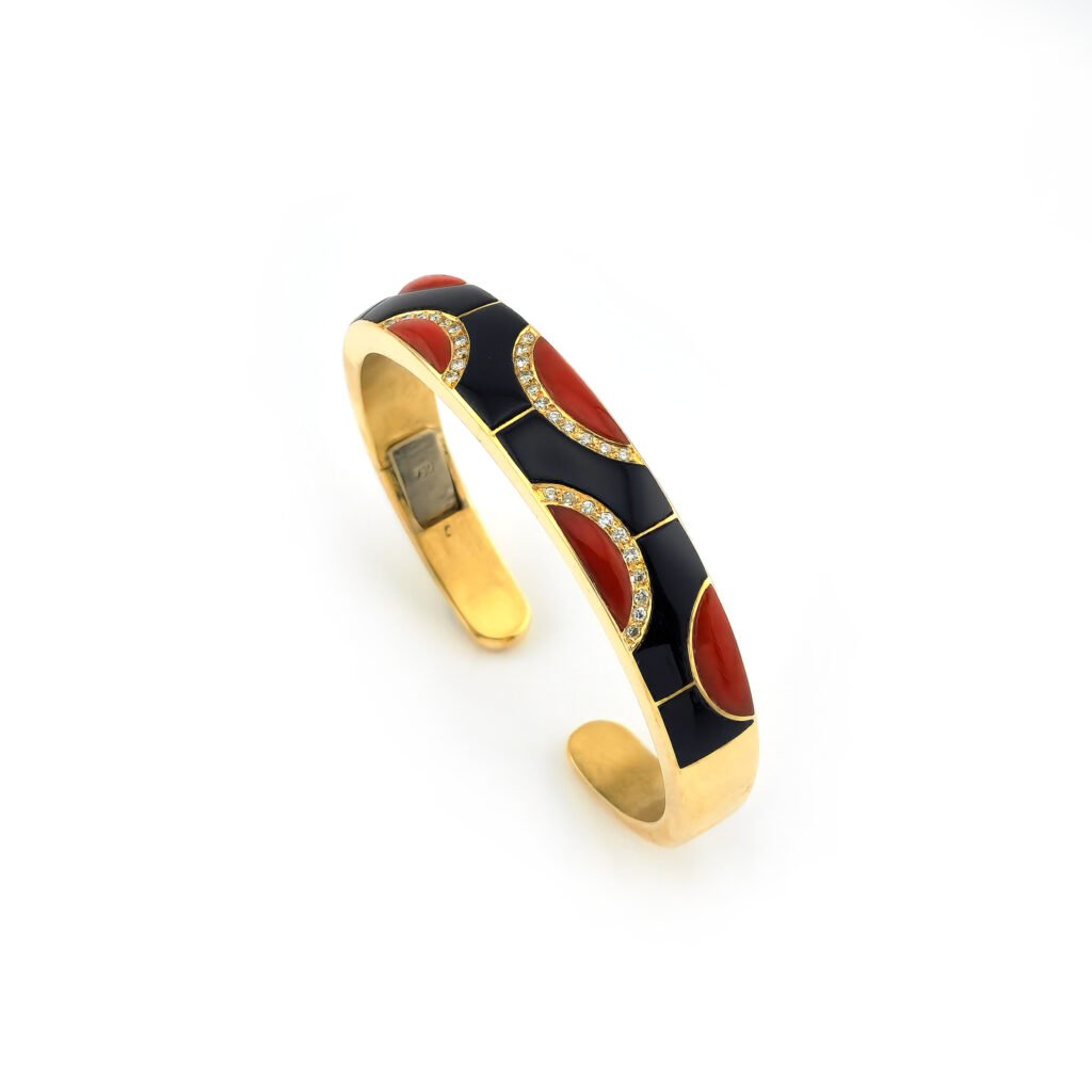 Chaumet Diamantreif mit Koralle und Onyx 750er