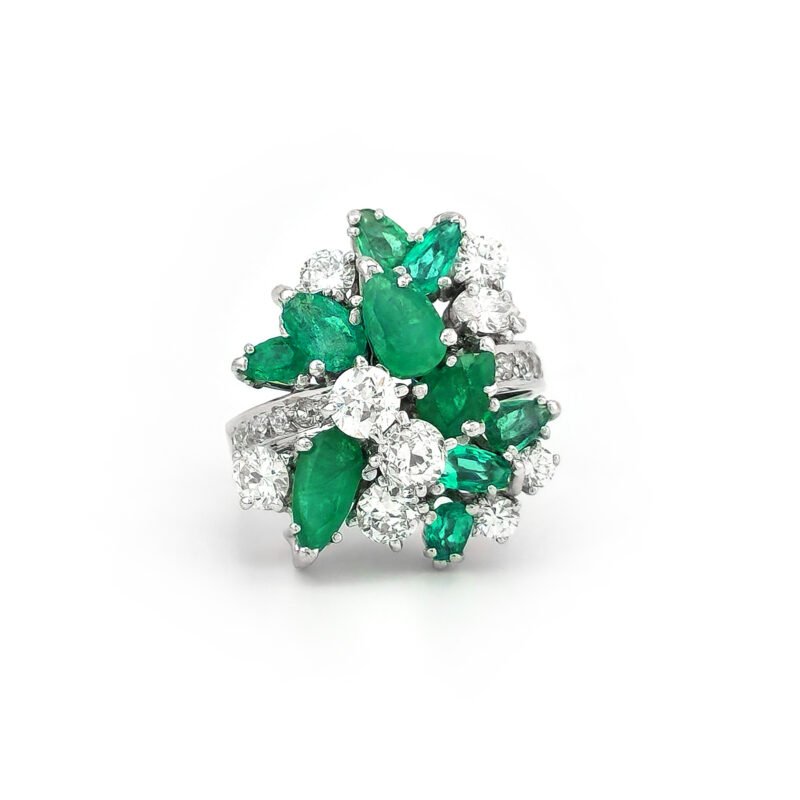 Smaragdring im Cluster Style 750er Weissgold 2 Smaragdring im Cluster Style 750er Weissgold