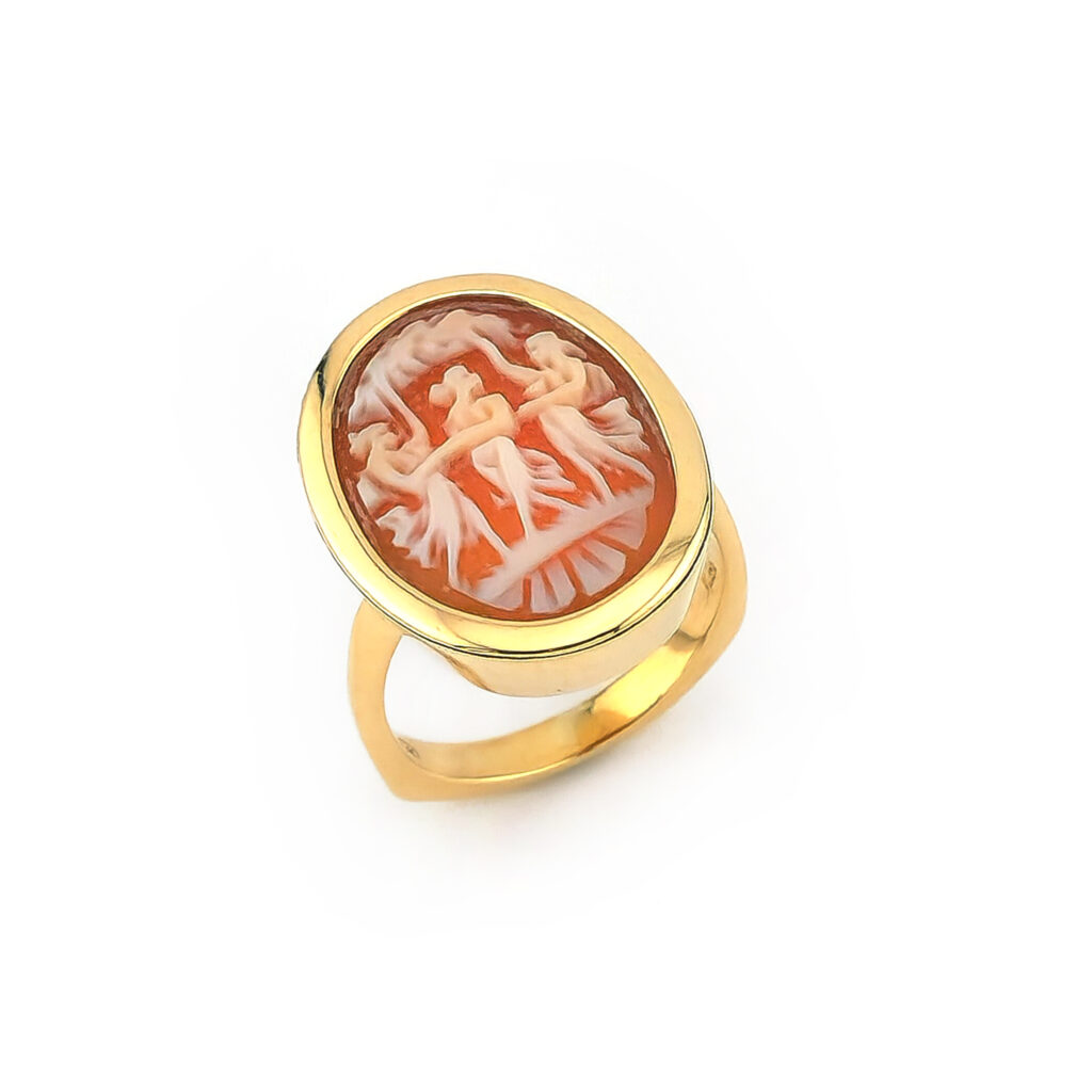 3 Grazien Muschelgemme Ring aus 750er Gold