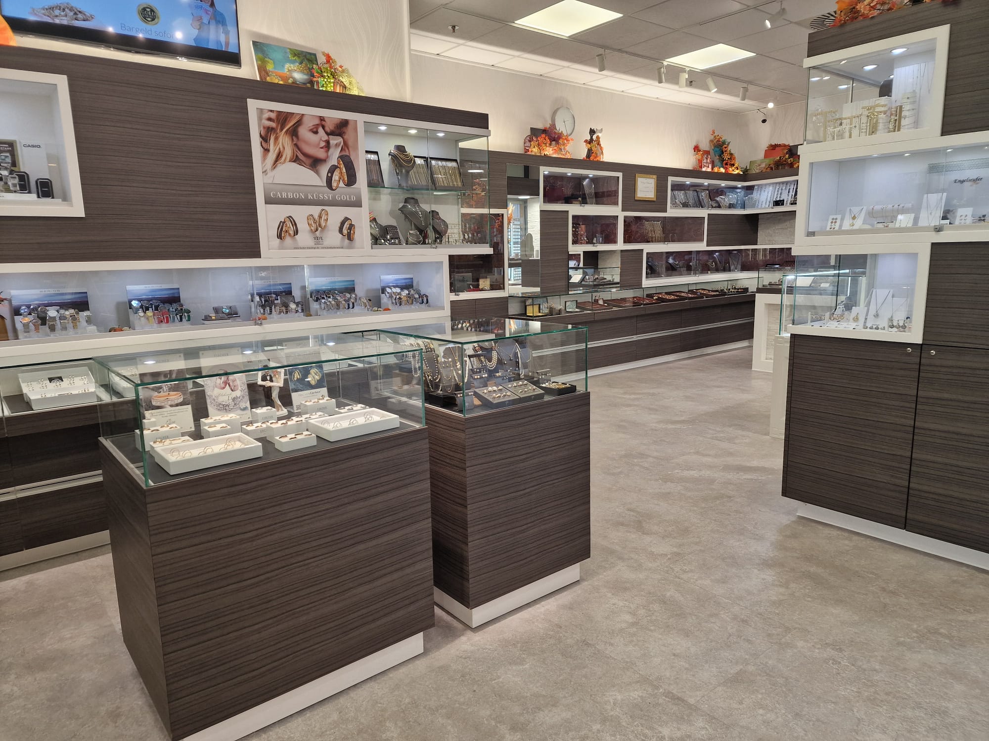 Juwelierfachgeschäft Göze 2 JuwelierGoeze_Laden_innen2