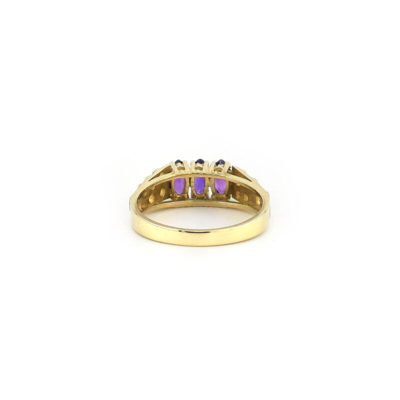 Trilogie Ring mit Amethysten aus Gold