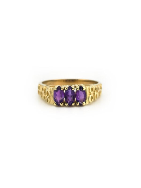 Trilogie Ring mit Amethysten aus Gold (5)