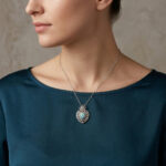 Antiker Opal Anhänger/Brosche um 1890 in Herzform