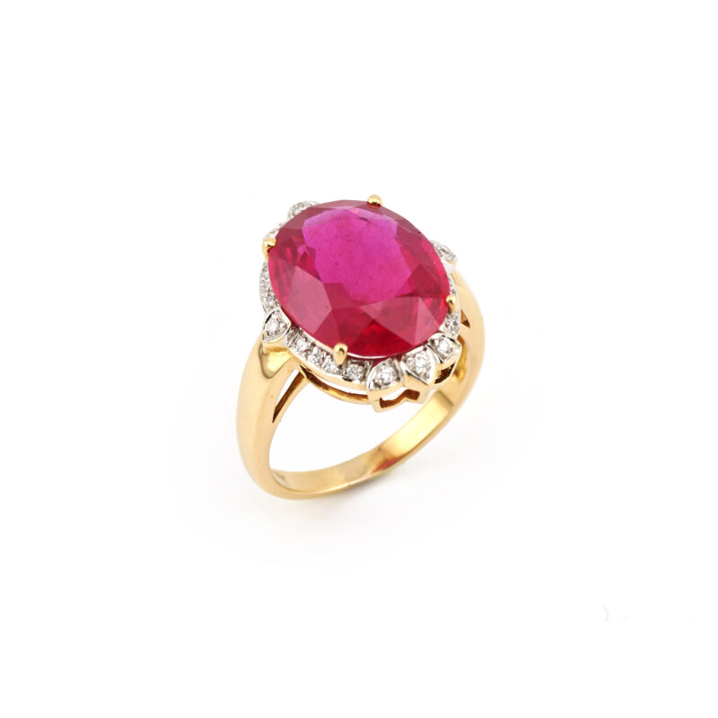 Natürlicher Rubin Ring mit Diamanten in 750er Gold