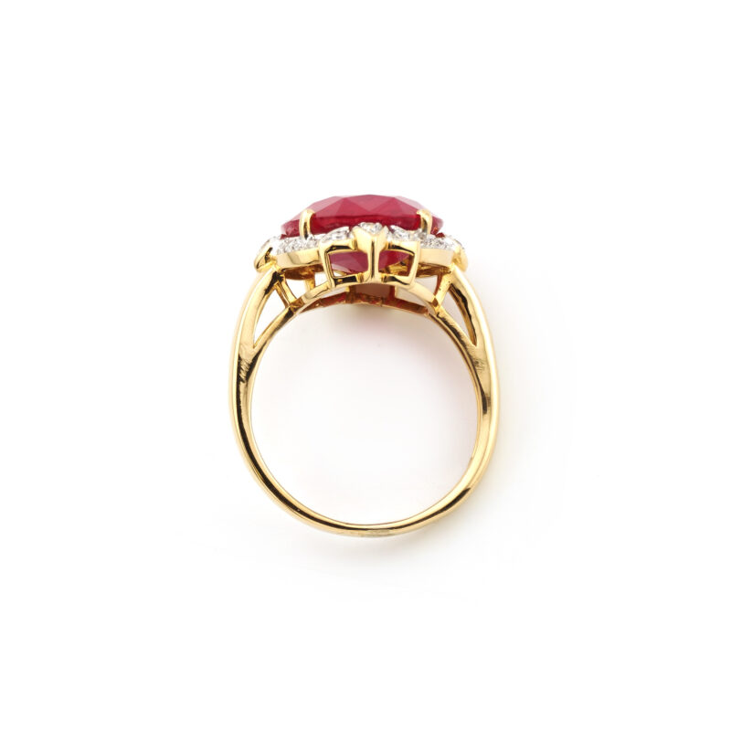 Natürlicher Rubin Ring mit Diamanten in 750er Gold