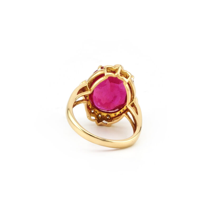 Natürlicher Rubin Ring mit Diamanten in 750er Gold