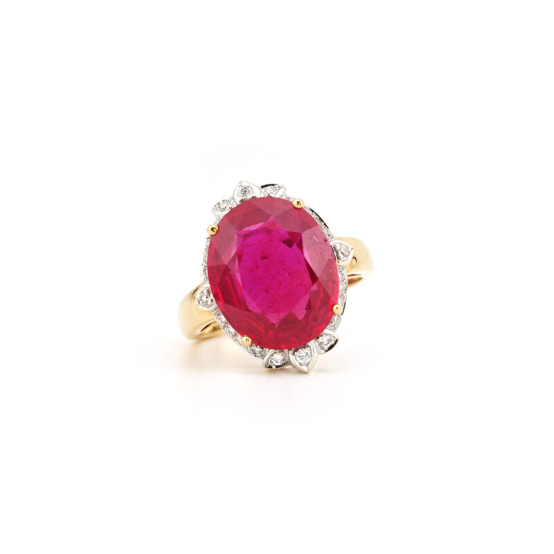 Natürlicher Rubin Ring mit Diamanten in 750er Gold