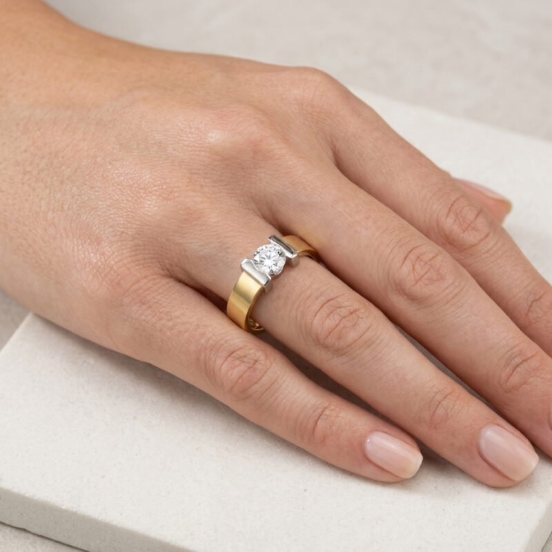 Solitärring mit 0,92 ct DPL Zert. Dia. 750er Gold