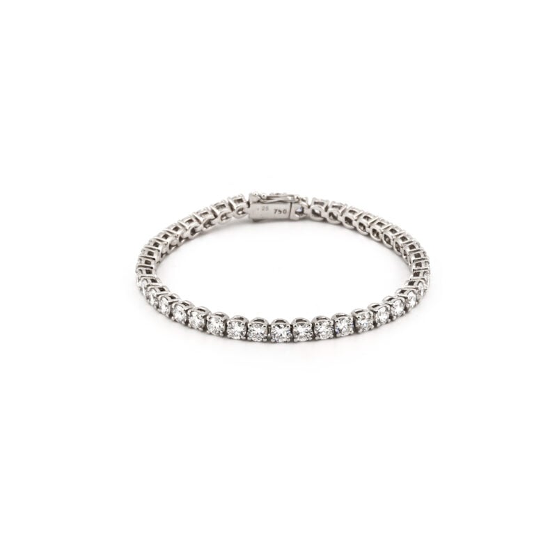 Massives Tennisarmband aus 750er Gold 10,25 ct. VVS 1 Massives Tennisarmband aus 750er Gold 10,25 ct. VVS