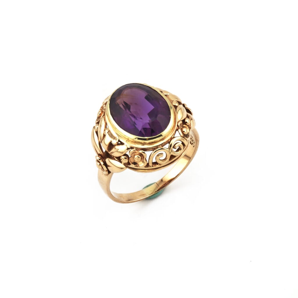 Vintage Amethyst Ring floral  in 585er Gold